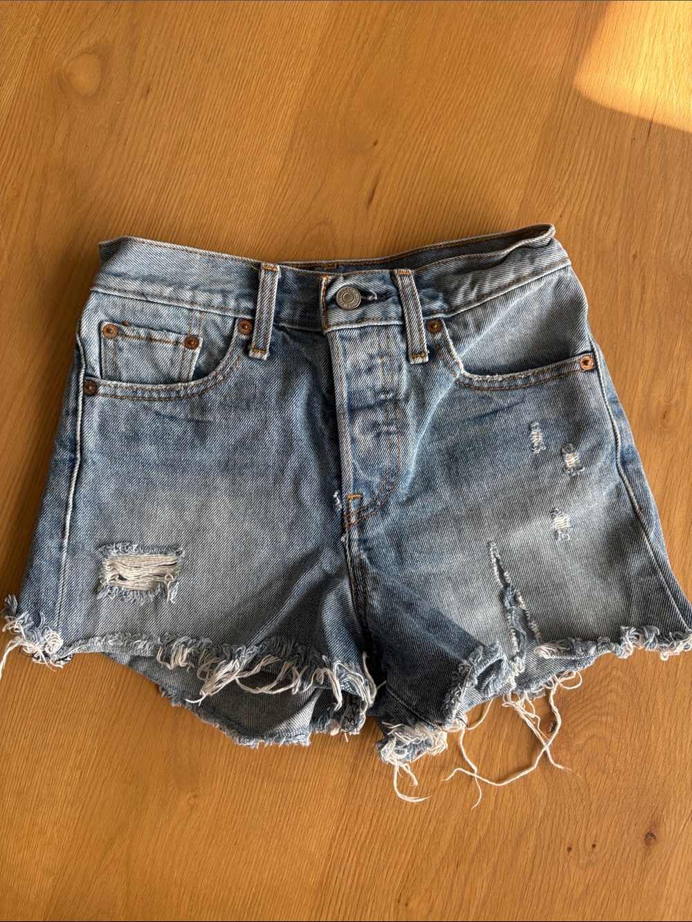 Classic High-Rise Distressed Denim Levi’s Women’s Shorts